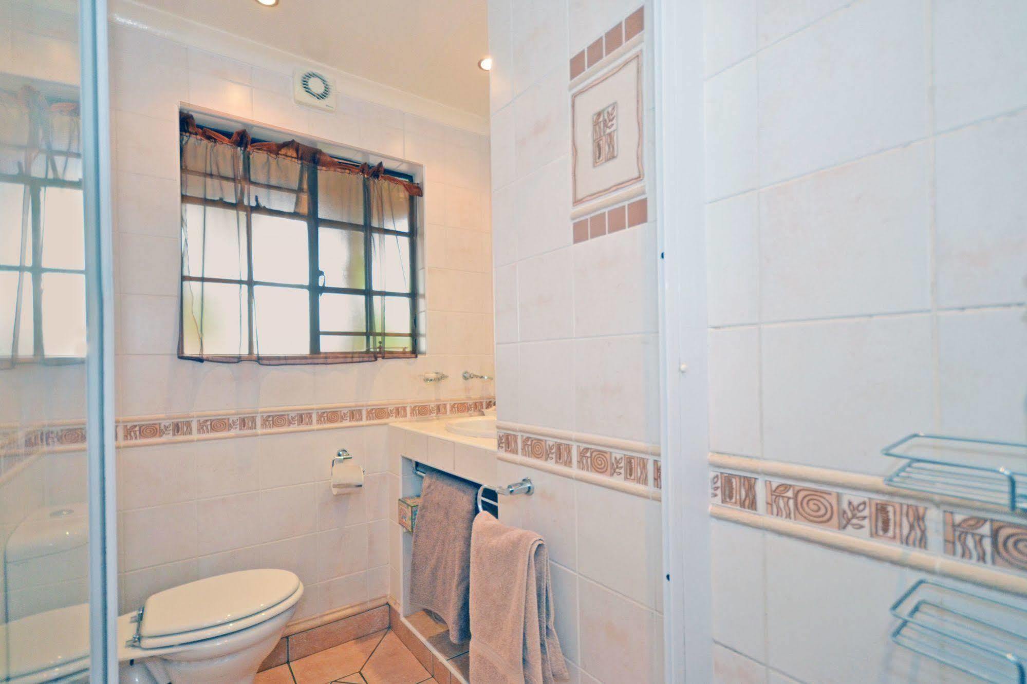Cherry Tree Cottage B&B Linden Johannesburg Ngoại thất bức ảnh