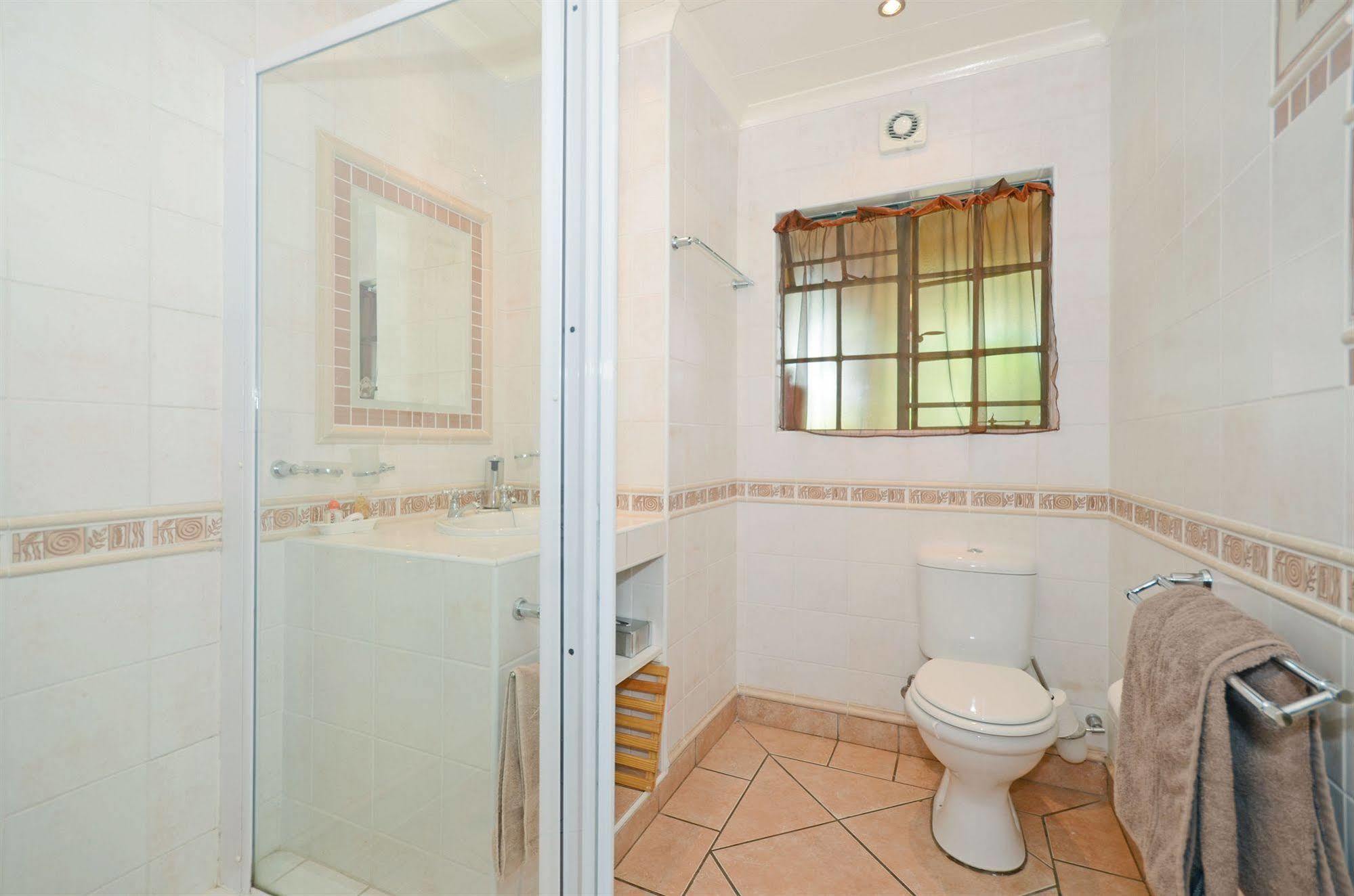 Cherry Tree Cottage B&B Linden Johannesburg Ngoại thất bức ảnh