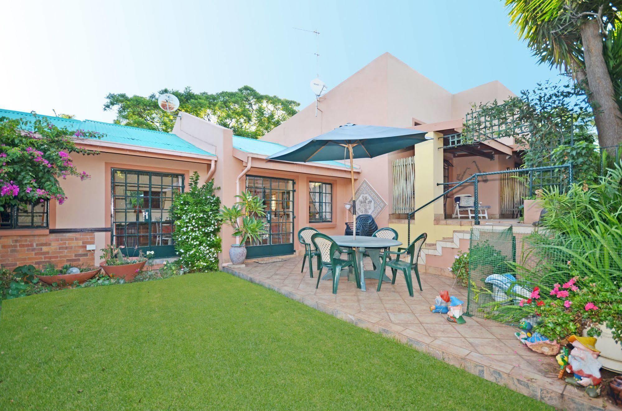 Cherry Tree Cottage B&B Linden Johannesburg Ngoại thất bức ảnh
